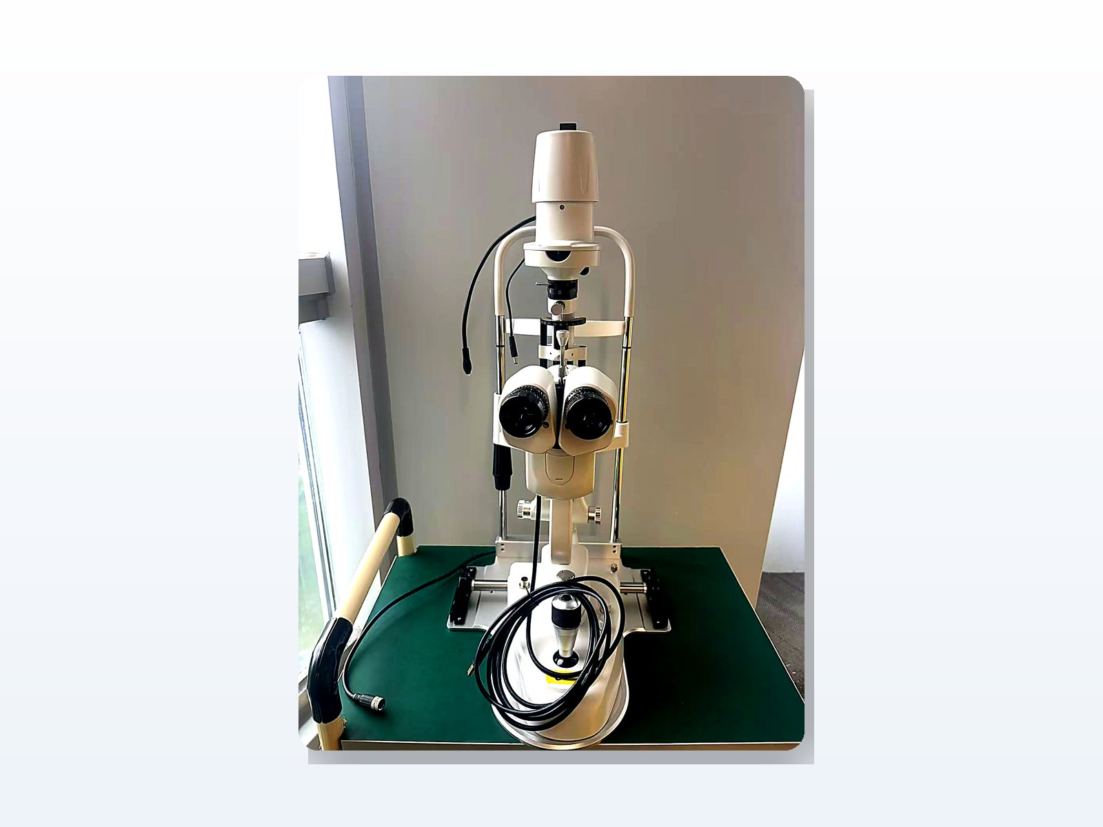 RZC-SL100 Tabletop Slit Lamp detail view 02