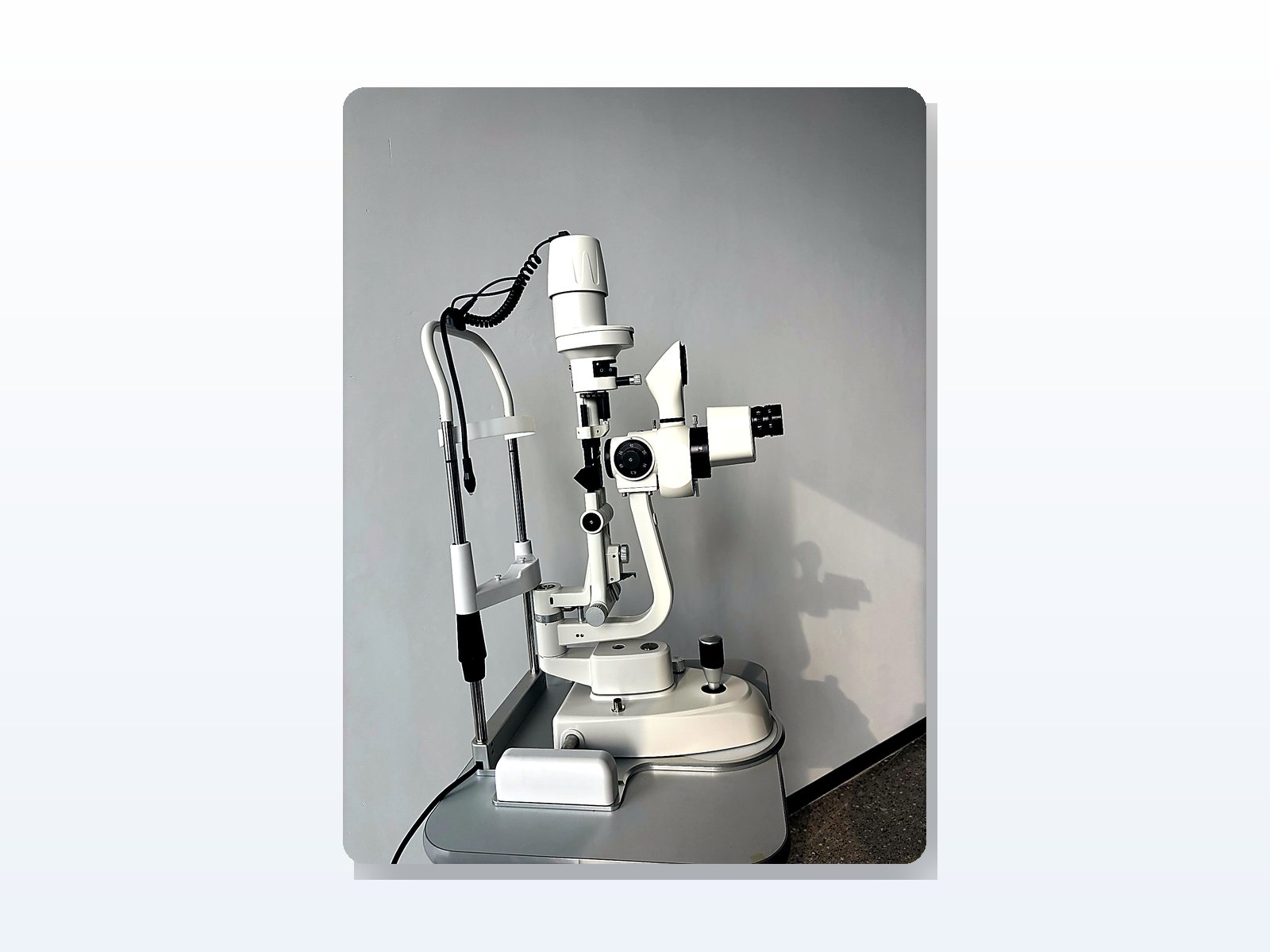 RZC-SL100 Tabletop Slit Lamp detail view 04