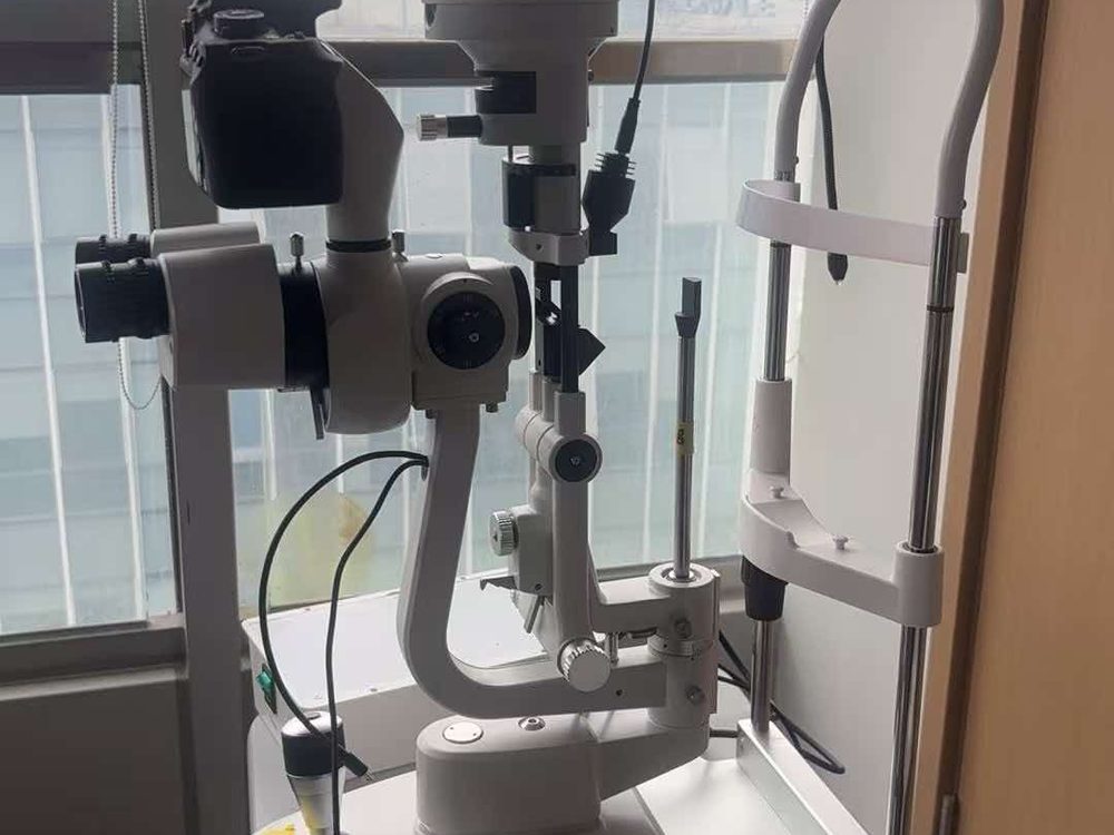 RZC-SL200 Digital Imaging Slit Lamp detail view 02